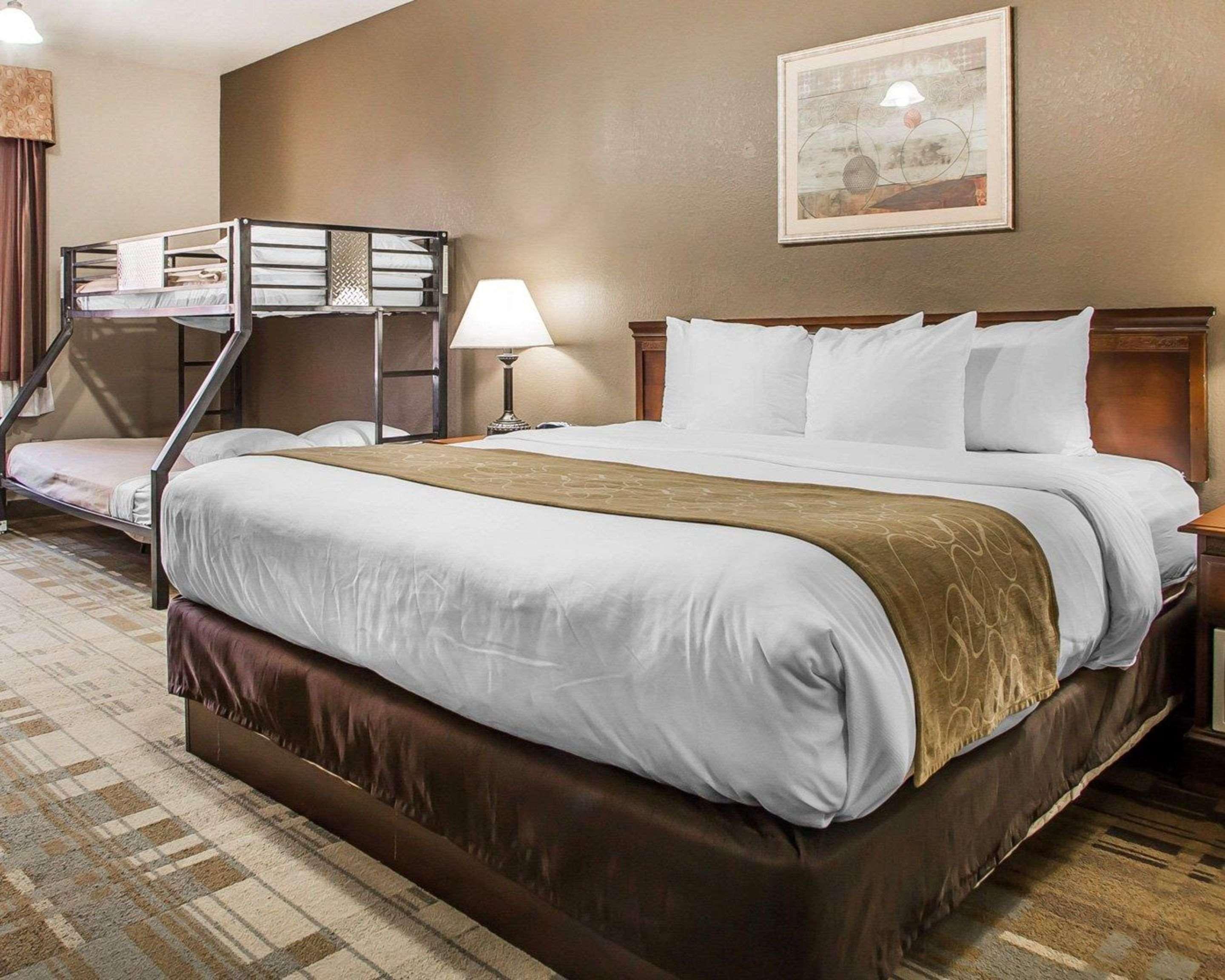 Comfort Suites Coralville I-80 Екстер'єр фото