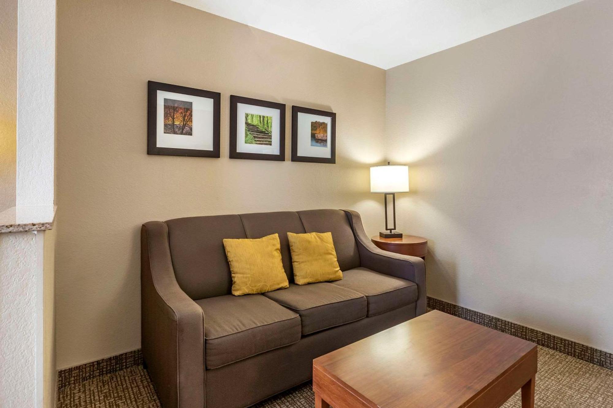 Comfort Suites Coralville I-80 Екстер'єр фото