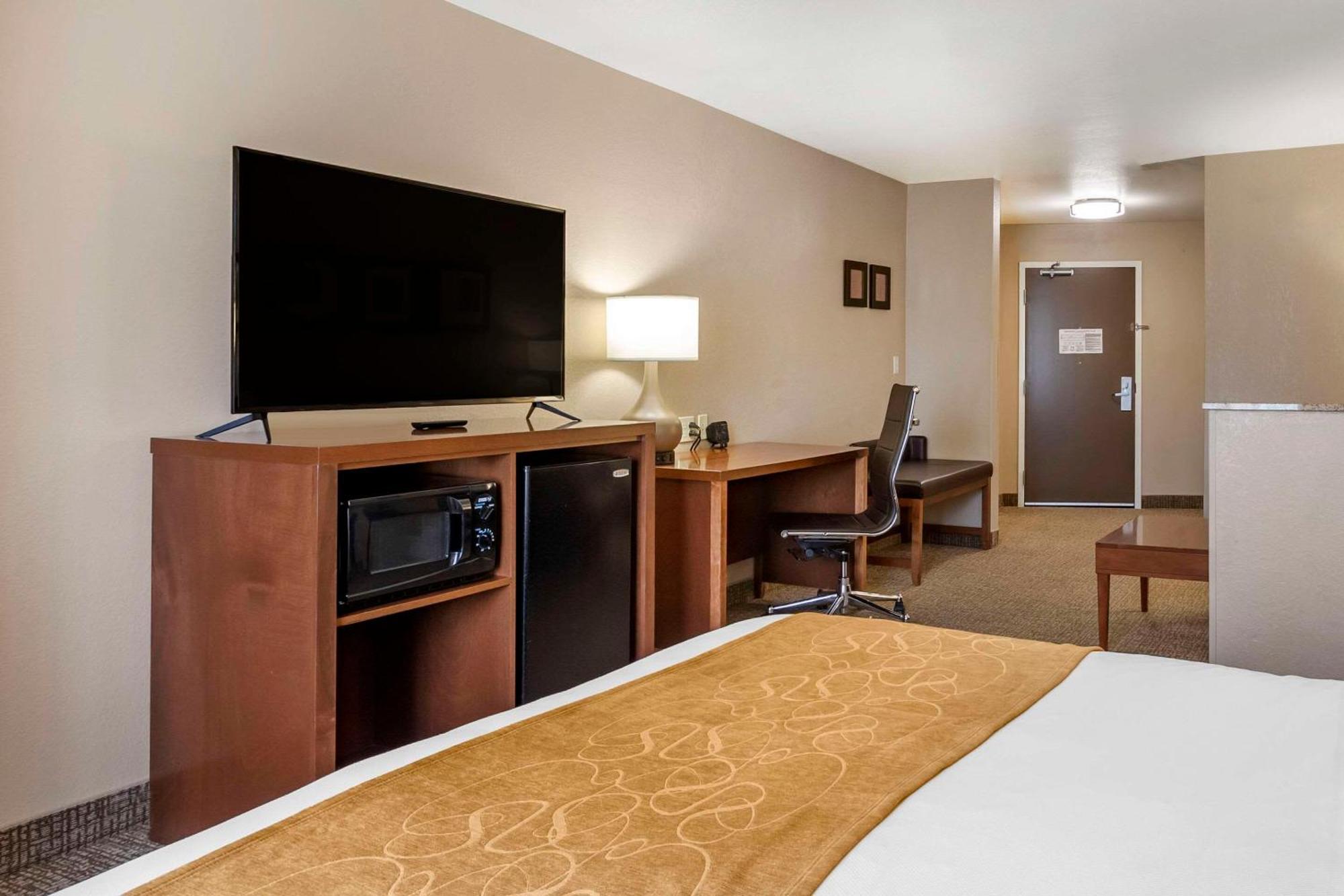 Comfort Suites Coralville I-80 Екстер'єр фото