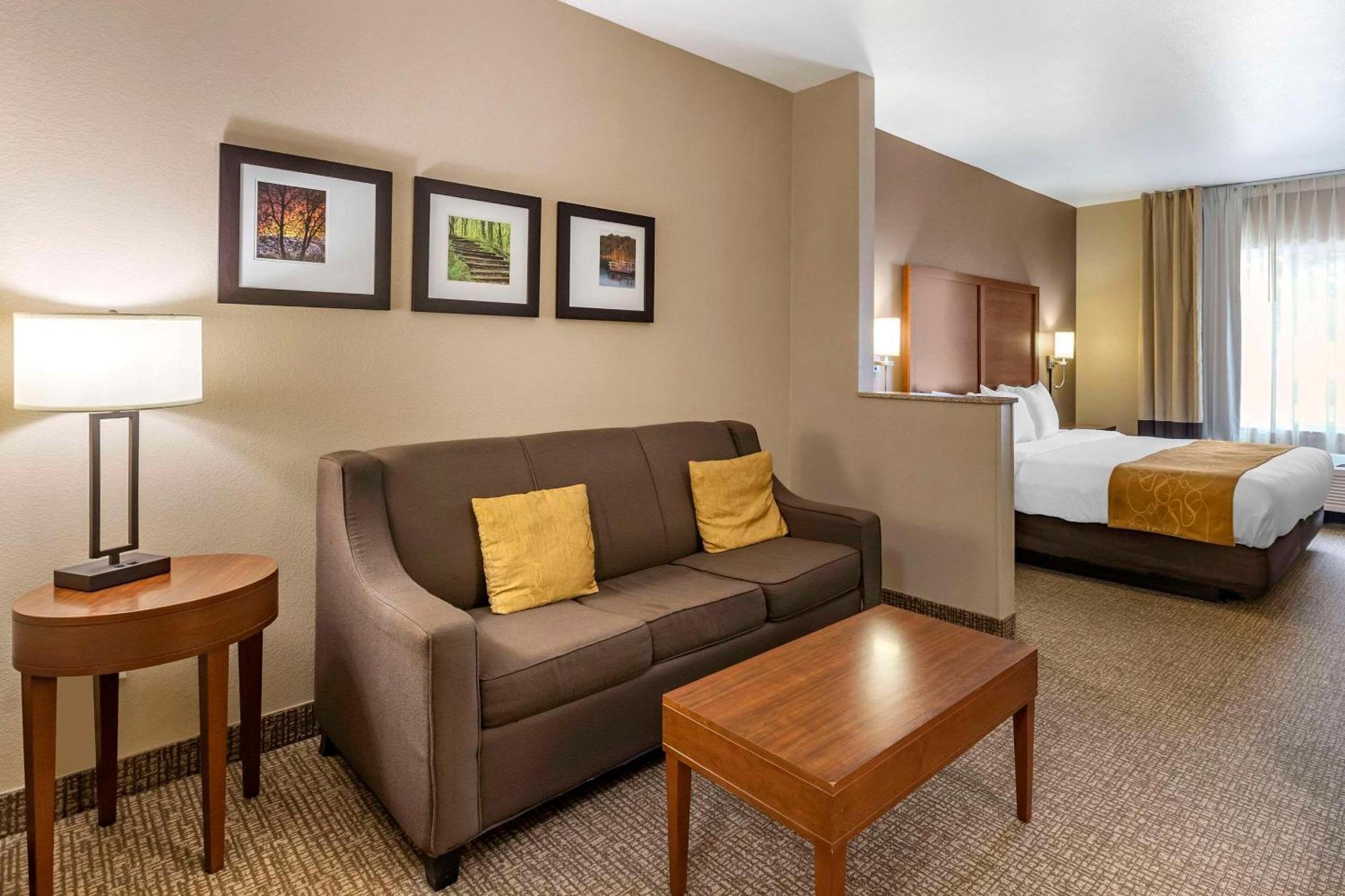 Comfort Suites Coralville I-80 Екстер'єр фото