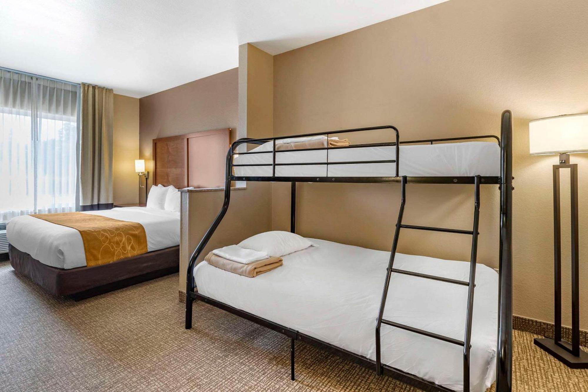 Comfort Suites Coralville I-80 Екстер'єр фото